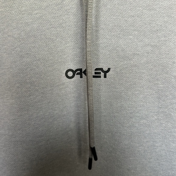 Oakley Hoodie Size Large Worn Once Like New! - Picture 7 of 10